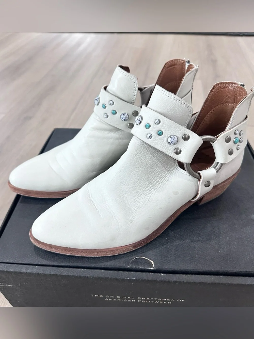 Frye Ray Stone harness zip leather boots bootie size 7 white
